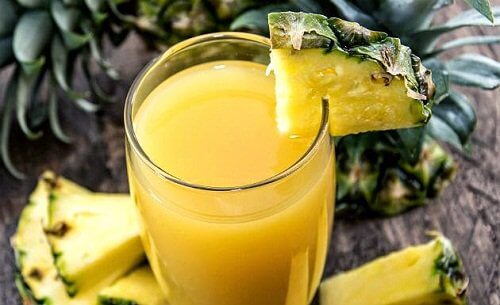 Ananasul și menta sunt o combinație sănătoasă