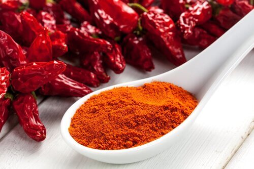 Printre cele mai bune antibiotice naturale se numără și piperul roșu