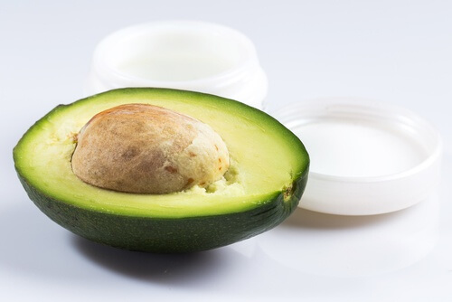 Avocado hidratează pielea uscată