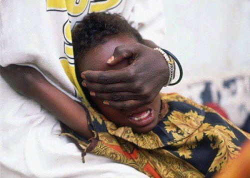 Circumcizia la femei este o practică tradițională în anumite țări africane