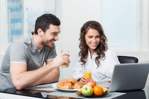 Nu trebuie să mâncăm fructe după cină, ci la micul dejun