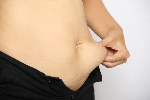 Grăsimea abdominală poate fi greu de eliminat