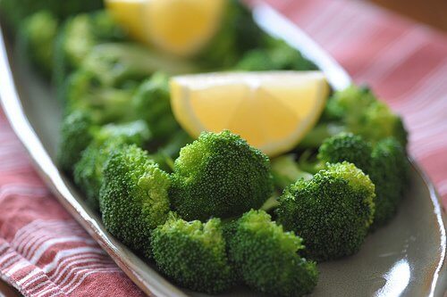 Broccoli conține foarte mulți nutrienți