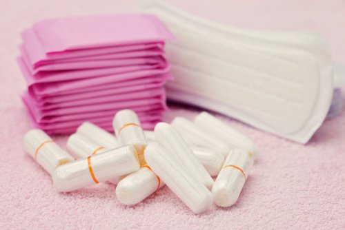 produse-igienă-feminină Produsele de igienă feminină pot fi dăunătoare