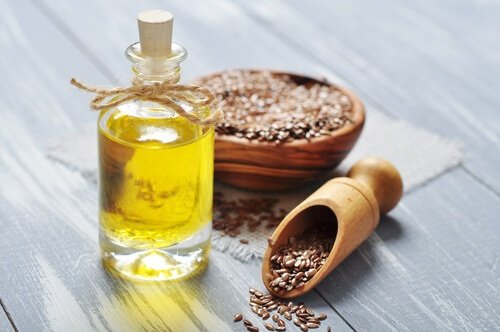 Remedii naturiste pentru bufeuri precum uleiul din semințe de in