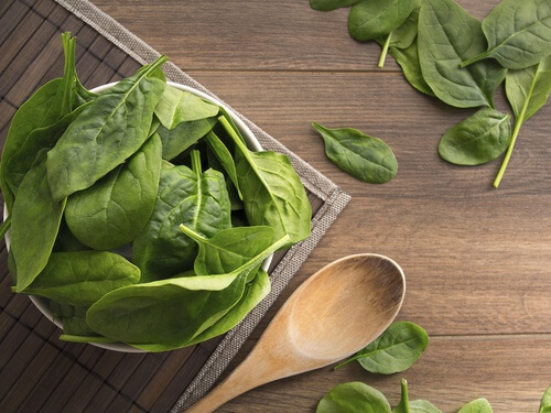Spanac ce tratează lipsa de vitamine