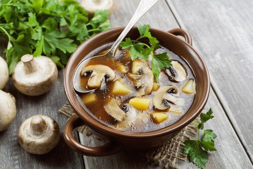 Supa poate conține și ciuperci