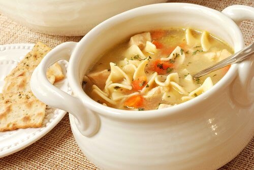 Supa rece poate fi servită pe timp de vară