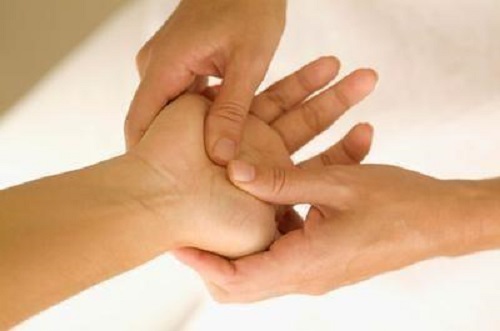 Terapia Jin Shin Jyutsu presupune să-ți masezi degetele