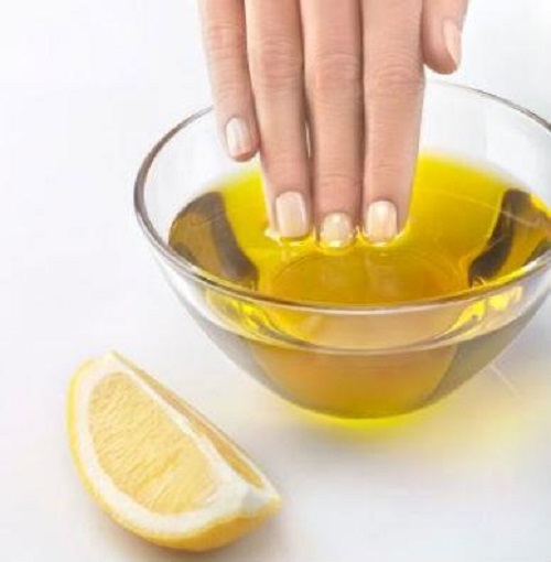 Uleiul de măsline întărește unghiile fragile