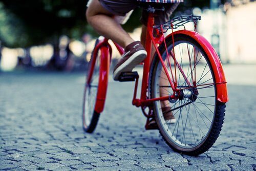 Bicicleta pe lista de exerciții pentru a slăbi