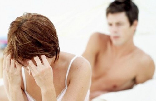 Durerile în timp ce faci sex pot fi simptome ale endometriozei