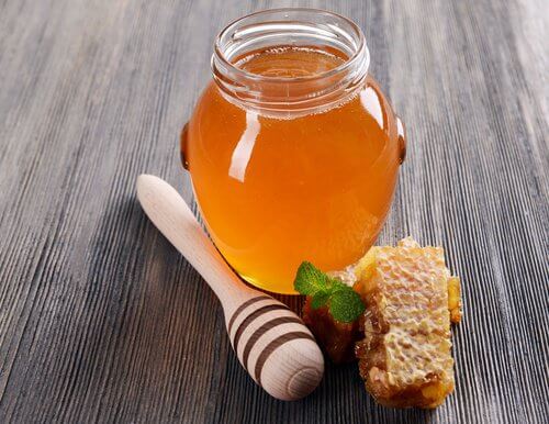 Mierea de albine ajută la tratarea gastritei