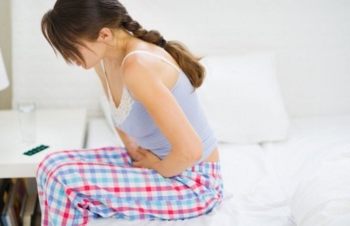 Simptome ale endometriozei precum durerea în zona pelvină