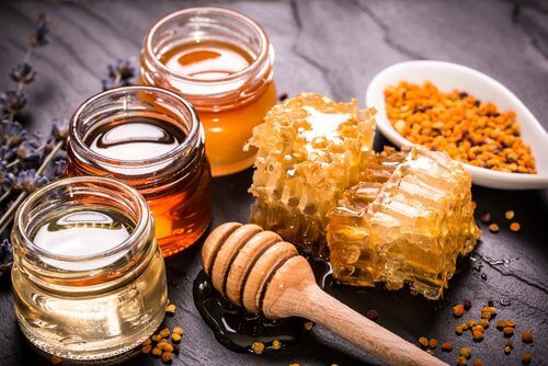 Remediu cu miere și curcuma pentru tratarea multor afecțiuni