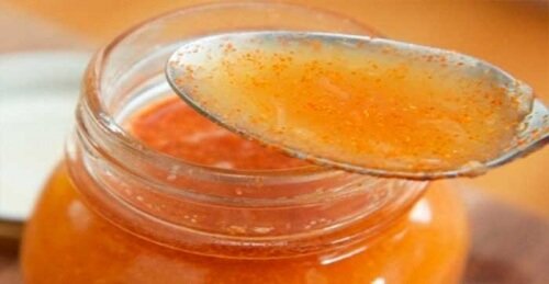 Remediu natural cu miere și curcuma