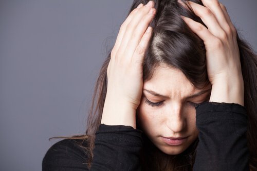 Durerea de cap poate fi însoțită de alte simptome