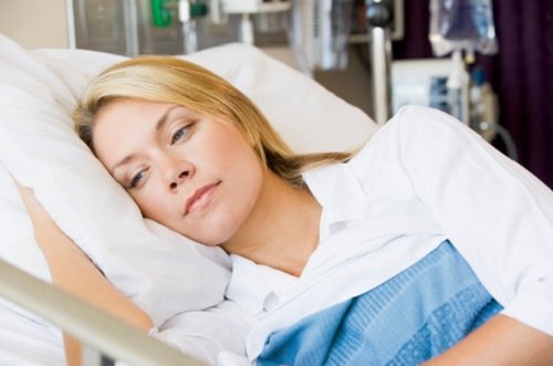 Pacientă care se recuperează după operația de mastectomie