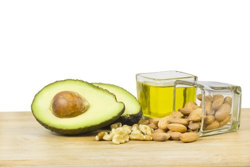 Alimentația nesănătoasă este printre cauzele grăsimii abdominale