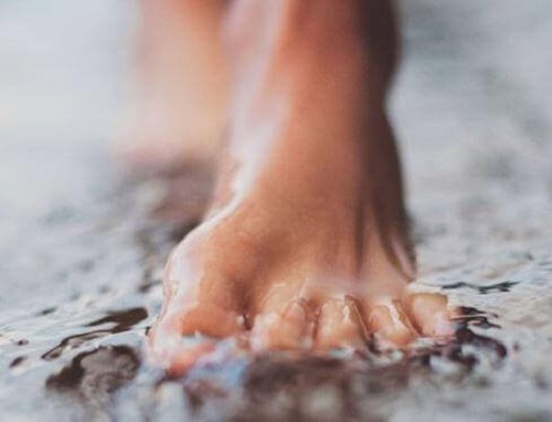 Picioare în apă rece