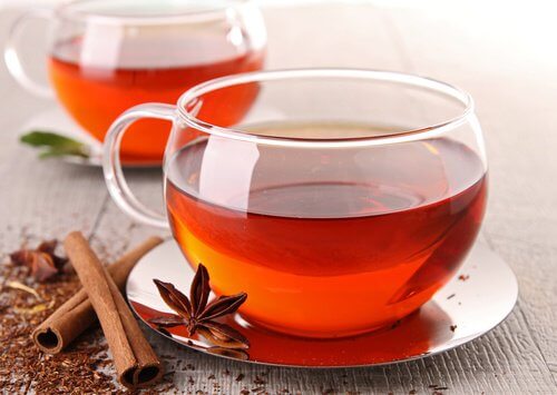 Ceaiul te scorțișoară și frunze de dafin te ajută să slăbești