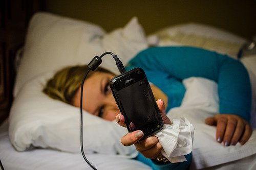 Dispozitivele electronice sunt cauze frecvente ale insomniei