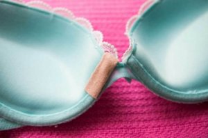 Renunțarea la sutien: beneficii incredibile