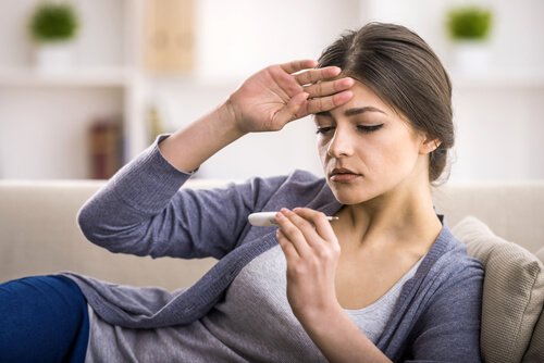 Simptome provocate de apendicită precum febra