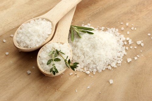 Redu consumul de sare pentru a combate celulita