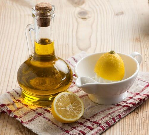 Uleiul de măsline și lămâia elimină vergeturile