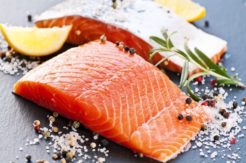 O dietÄ de slÄbit eficientÄ trebuie sÄ include peÈti ca somonul