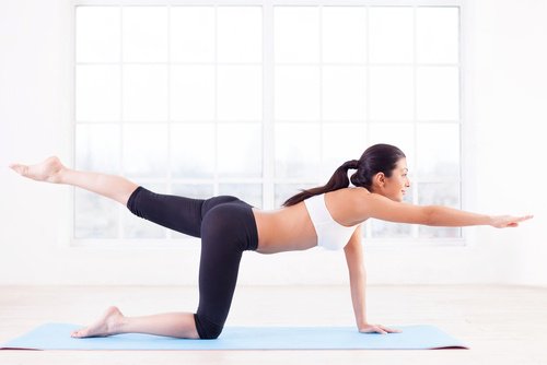 Exerciții care combat celulita pe saltea