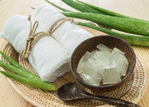 Gelul de aloe vera contribuie la îngrijirea pielii