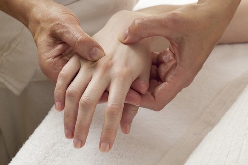 Menopauza precoce scade densitatea osoasă