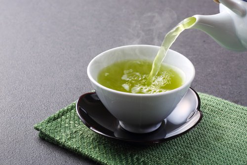 Și ceaiul verde te ajută să scapi de grăsimea abdominală