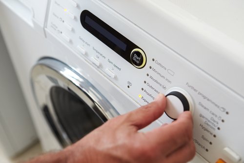 Program ce elimină mucegaiul din mașina de spălat