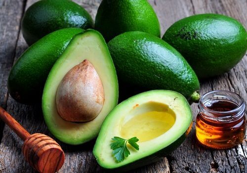 Smoothie cu avocado și miere de albine