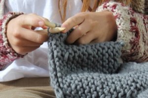 Beneficiile tricotatului – Terapia cu lână