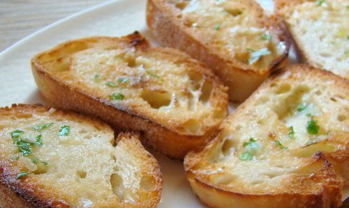 Este indicat să îți începi ziua cu o felie de pâine cu ulei de măsline