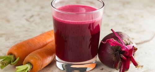 Smoothie cu morcovi și sfeclă foarte sănătos