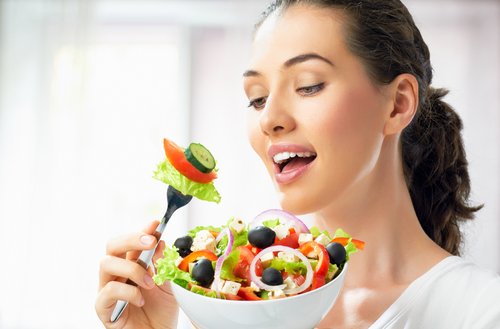 O alimentație sănătoasă îți menține tenul frumos și tânăr