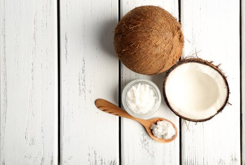 Printre alimentele alcaline întâlnim fructele