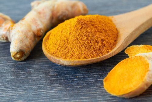 Curcuma este un antibiotic natural pentru infecții