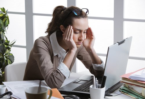 Câteodată durerile de cap pot fi cauzate de prea multă energie negativă
