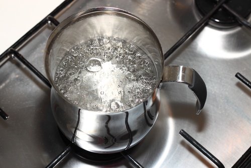 Treburi casnice ce provoacă arsuri prin opărire