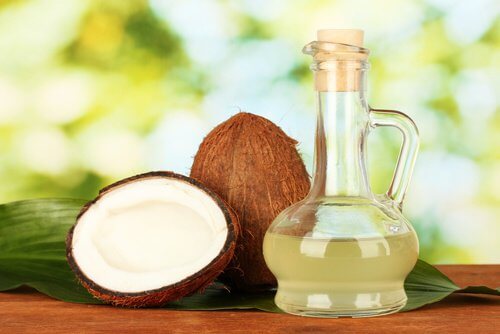 Uleiul de cocos elimină păduchii