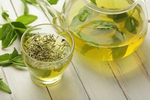 Ceaiul verde accelerează metabolismul