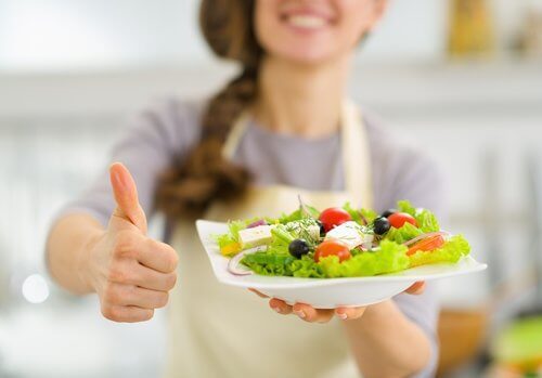 O dietă echilibrată te ajută să eviți crampele la picioare