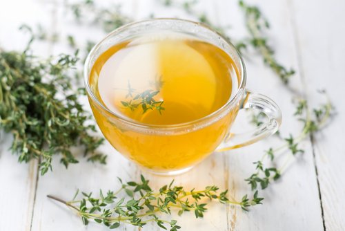 Anumite infuzii naturale te ajută să combați faringita