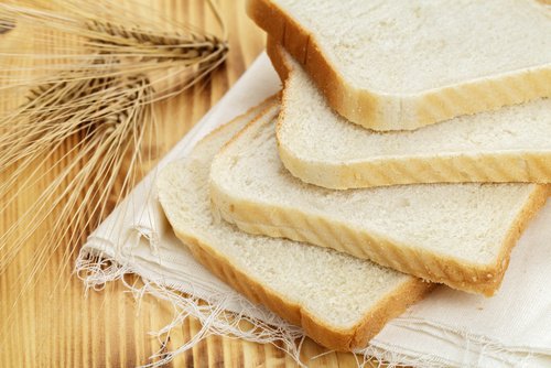 Pâinea este interzisă în regimul pentru hipertensiune 
